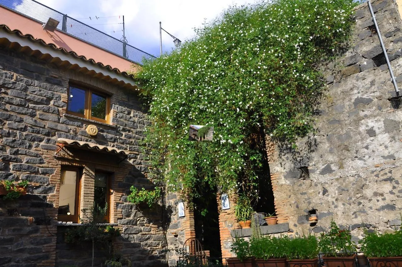 Nice Mini House - Tra L'Etna Catania Taormina E Il Mare Trecastagni 0*,